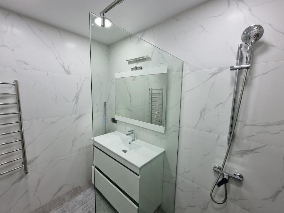 Grand Excelent New Ultra Central Apartments Κισινάου Εξωτερικό φωτογραφία