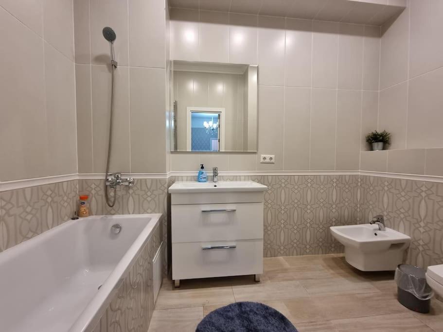Grand Excelent New Ultra Central Apartments Κισινάου Εξωτερικό φωτογραφία