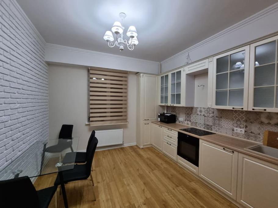 Grand Excelent New Ultra Central Apartments Κισινάου Εξωτερικό φωτογραφία