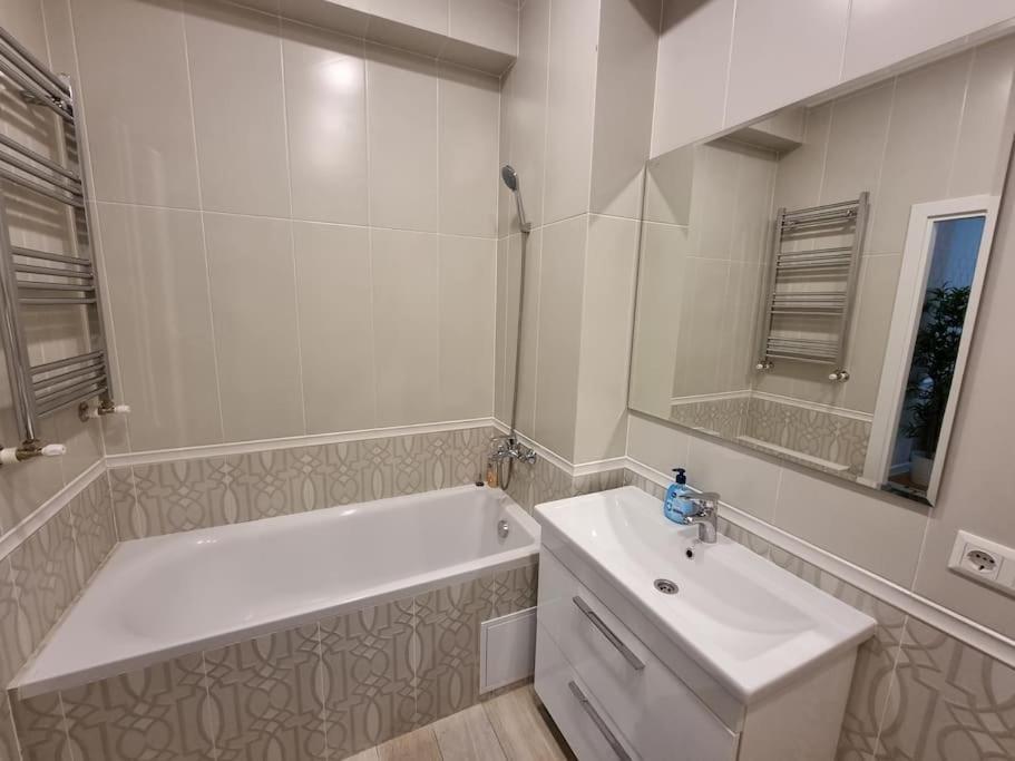 Grand Excelent New Ultra Central Apartments Κισινάου Εξωτερικό φωτογραφία
